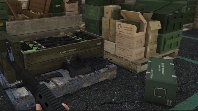 gta-online-unusual-suspects-warehouse-clue-three-weapon-crate.jpg